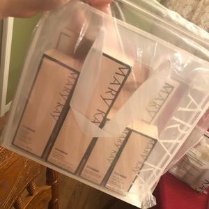 Mary Kay cleansing set. “Dry”